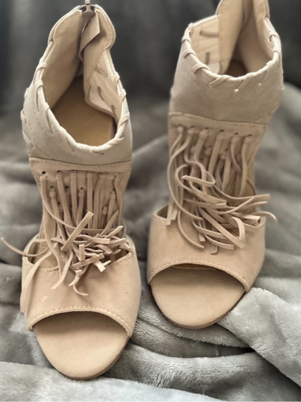 Source Unknown Beige Fringe Peep-Toe Ankle Heels